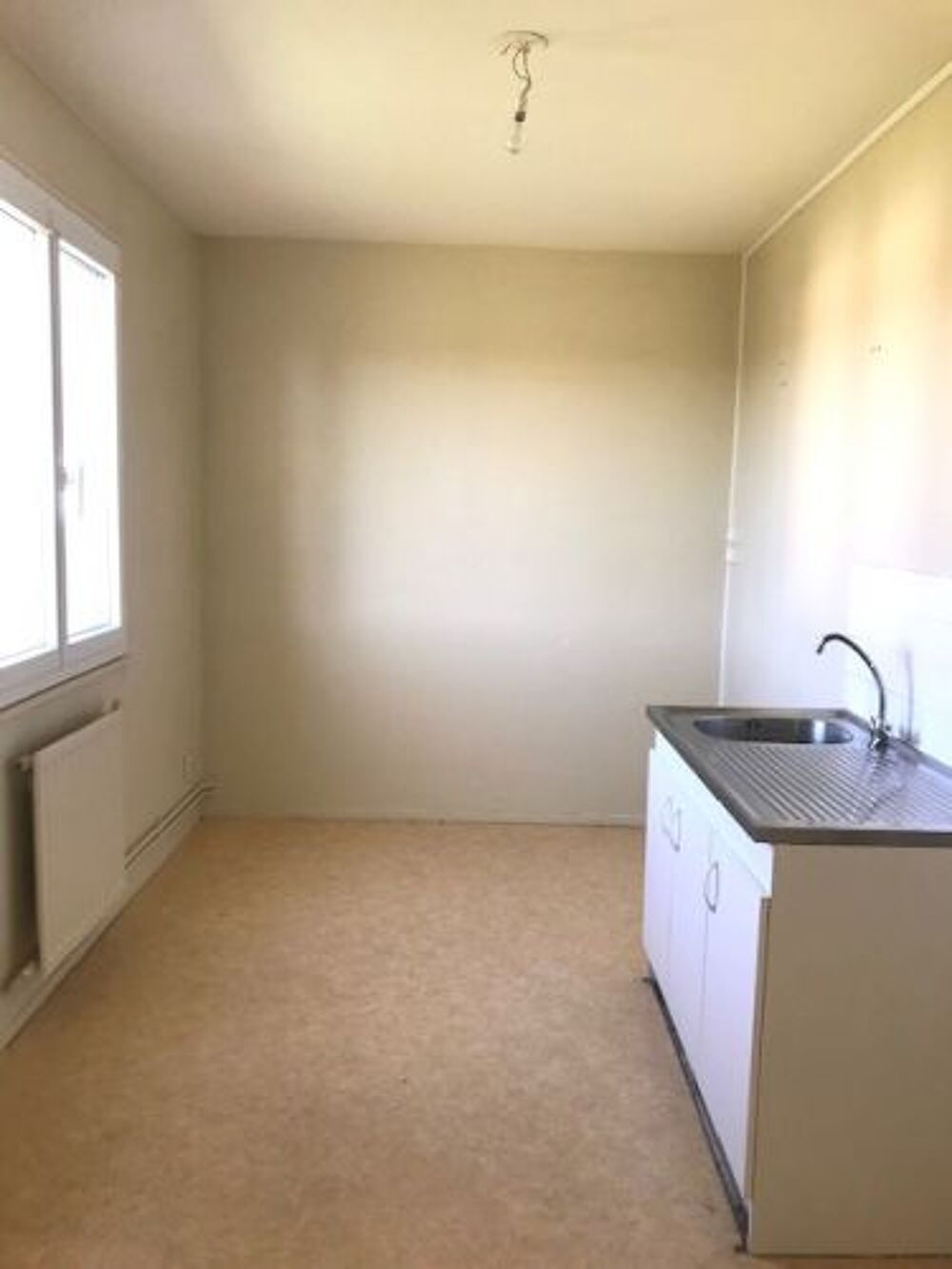 Location Appartement À louer : Appartement T3 – Marseilles-lès-Aubigny Marseille les aubigny