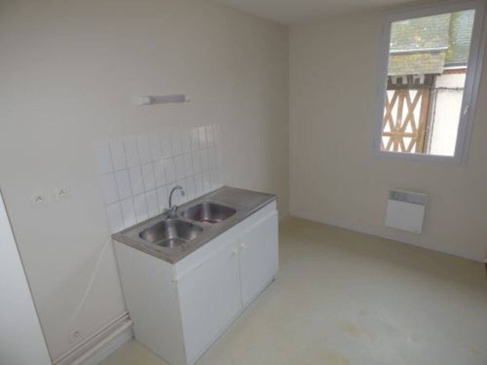 Votre agence France Loire Aubigny S/Nère vous propose cet appartement à la location sur la commune d'Aubigny S/Nère
