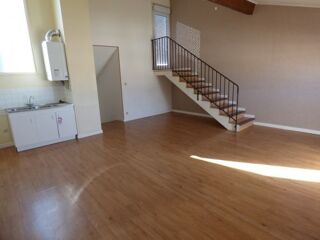  Appartement à louer 4 pièces 80 m²