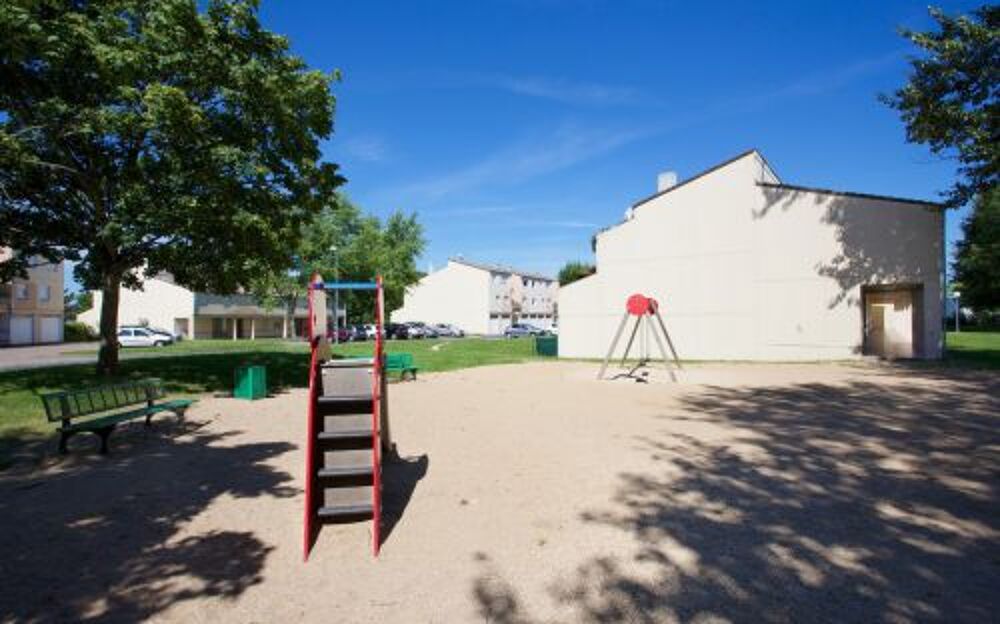 Location Appartement T4 avec terrasse dans résidence et quartier très calme ** livré avec clé d'or ** Vierzon