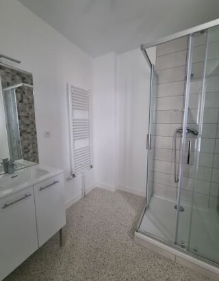  Appartement à louer 2 pièces 57 m²