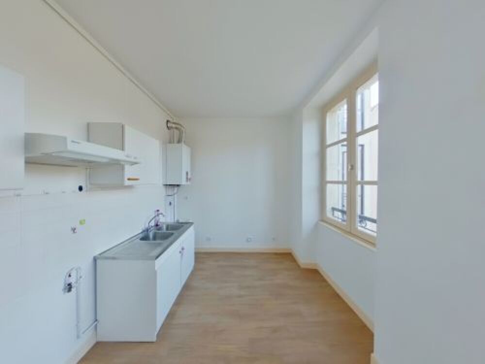 Votre agence France Loire vous propose cet APPARTEMENT à la location sur la commune de SAINT-AMAND-MONTROND