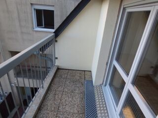  Appartement à louer 3 pièces 79 m²