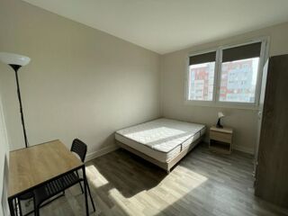  Appartement à louer 4 pièces 75 m²