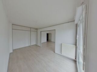  Appartement à louer 3 pièces 79 m²
