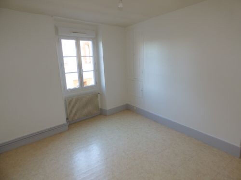 Location Appartement Votre agence France Loire Aubigny S/Nre vous propose ce pavillon  la location sur la commune d'Ivoy le Pr Ivoy le pre