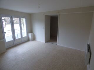  Appartement à louer 4 pièces 82 m²