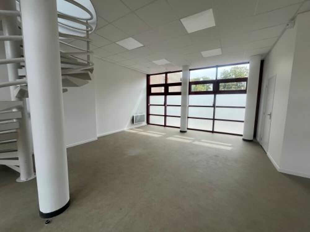   Donnez vie à votre projet dans ce local fonctionnel et modulable en plein cœur de Bourges ! 