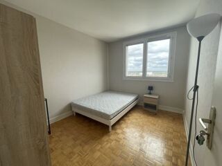  Appartement à louer 4 pièces 75 m²