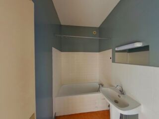  Appartement à louer 2 pièces 74 m²