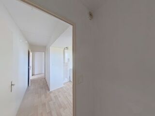  Appartement à louer 2 pièces 77 m²