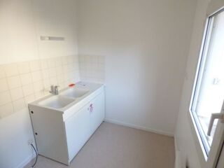  Appartement à louer 4 pièces 79 m²