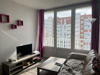  Appartement à louer 4 pièces 75 m²