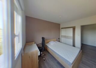  Appartement à louer 3 pièces 76 m²