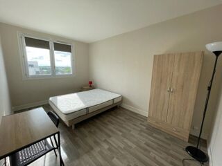  Appartement à louer 4 pièces 75 m²