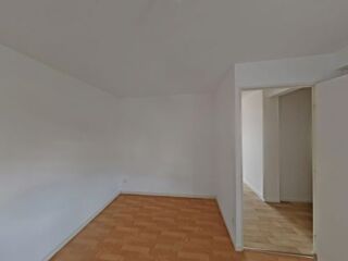  Appartement à louer 3 pièces 77 m²