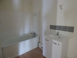  Appartement à louer 4 pièces 80 m²