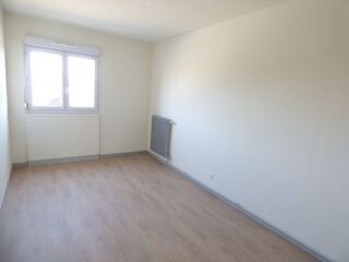 Appartement à louer 5 pièces 86 m² St satur