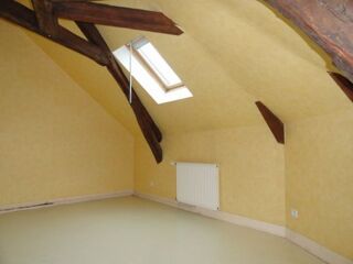  Appartement à louer 4 pièces 80 m²