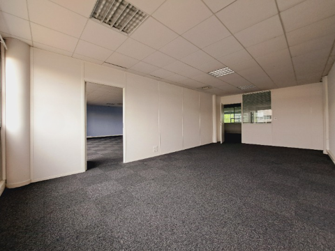 Bureaux Vide 310 m² 3234 31670 Labge