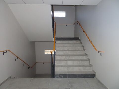 Bureaux Brut 83 m² 168540 31330 Grenade sur garonne