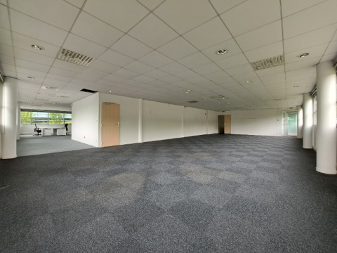 Bureaux Vide 961 m² 10014 31670 Labge