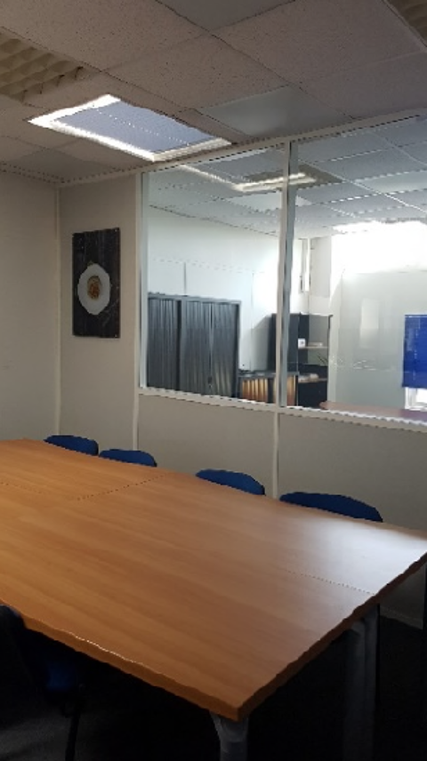 Bureaux Vide 240 m² 2000 33370 Artigues-prs-bordeaux