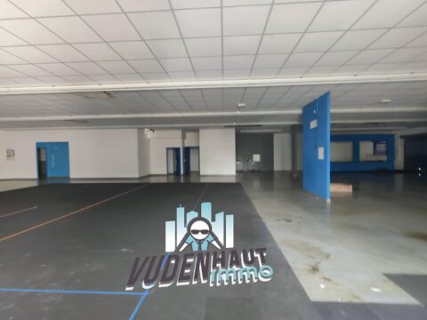 Local commercial 873 m² 3000 82000 Montauban