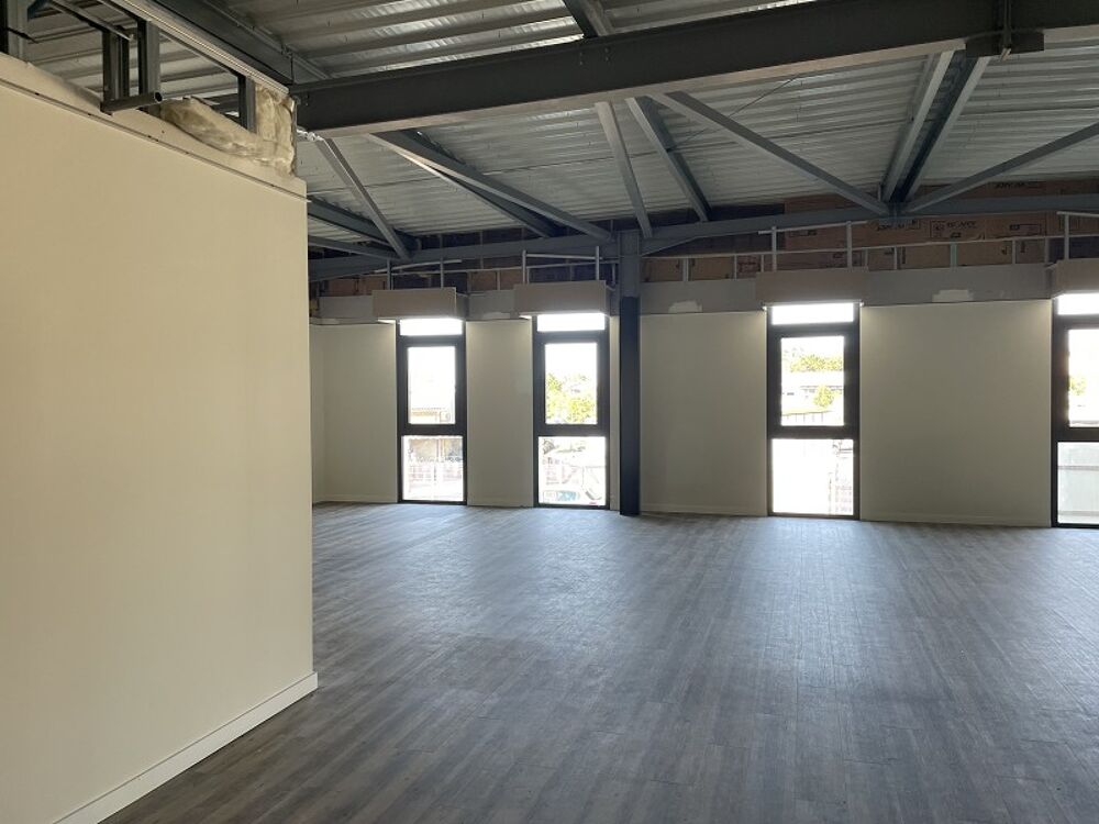   Bureaux Vide 318 m 