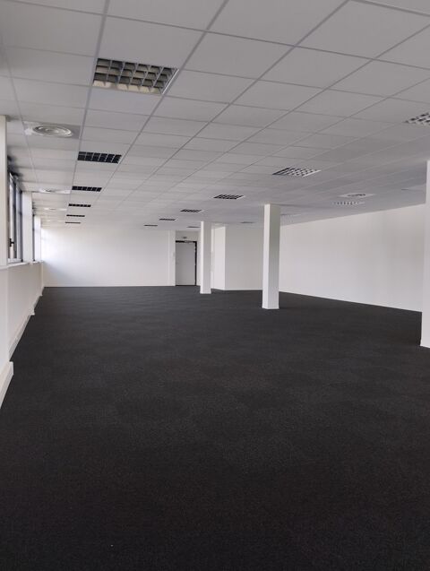 Bureaux Vide 216 m² 2340 24660 Coulounieix-chamiers
