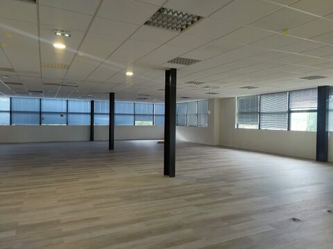 Bureaux Vide 652 m² 7066 31670 Labge