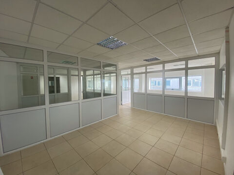 Bureaux 5 pièces 2995 97122 Baie-mahault