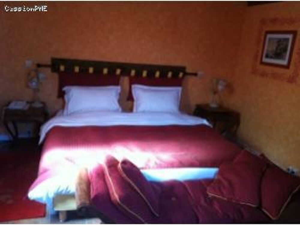   RESTAURANT/CHAMBRES DE CHARMES 