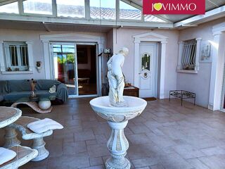  Maison  vendre 9 pices 210 m