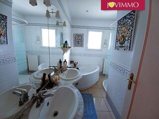  Maison  vendre 9 pices 210 m