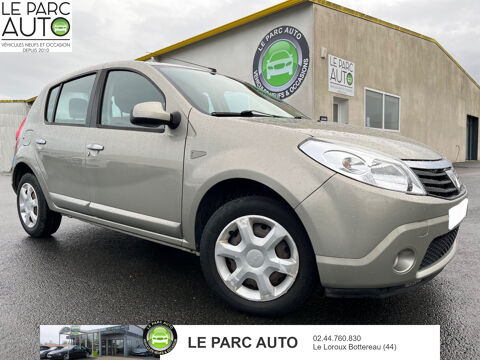 Dacia Sandero 1.6 MPI 90 Laureate 2010 occasion Le Loroux-Bottereau 44430