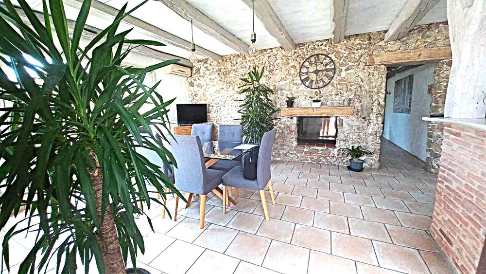 Vente Propriété/Château Belle Landaise cuisine séjour salon 4 chambres piscine dépendance 130m² 2000 m² terrain clos. Mont-de-marsan
