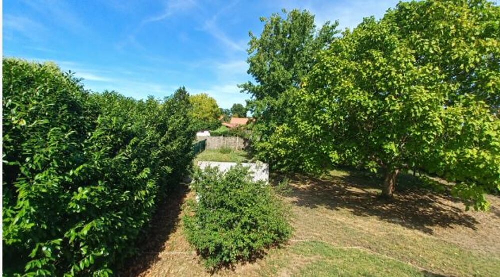 Maison, entrée, séjour, 2 chambres, salle de douche, cuisine, buanderie, garage