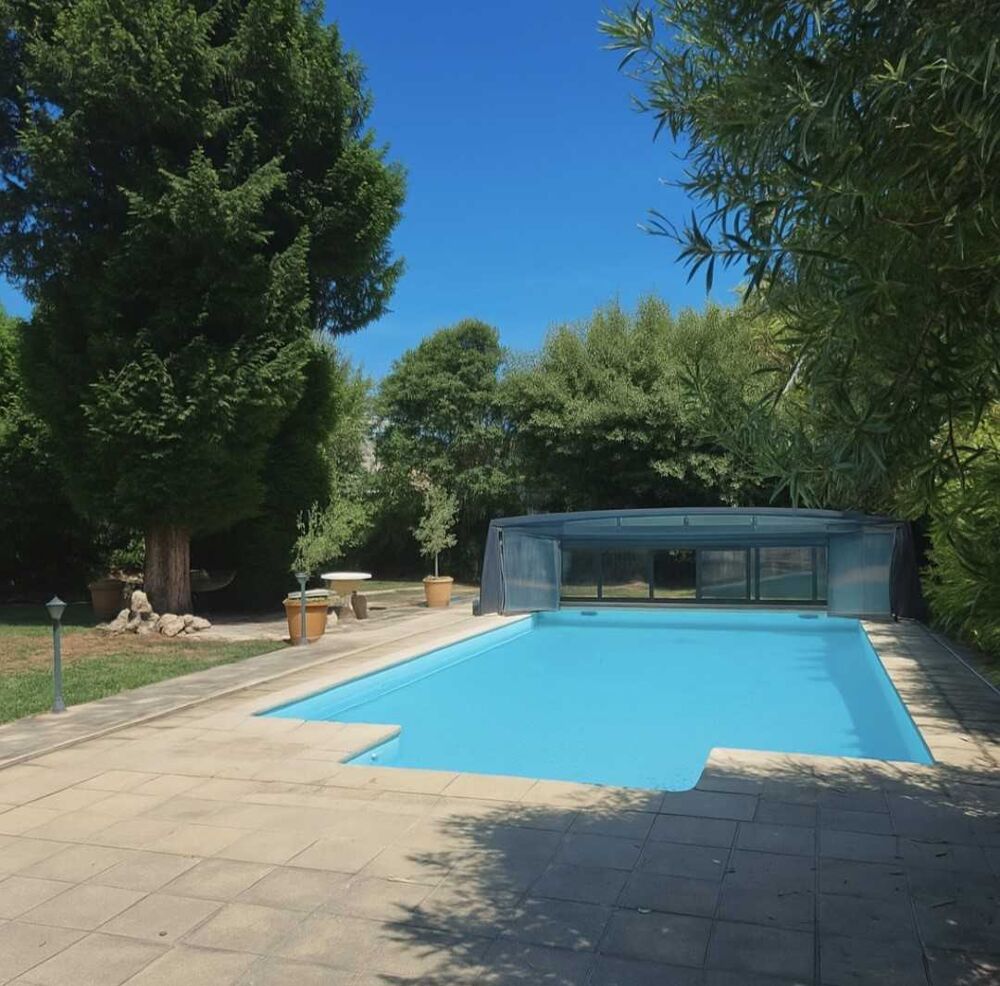 Ensemble immobilier avec 2 maisons piscine et garages