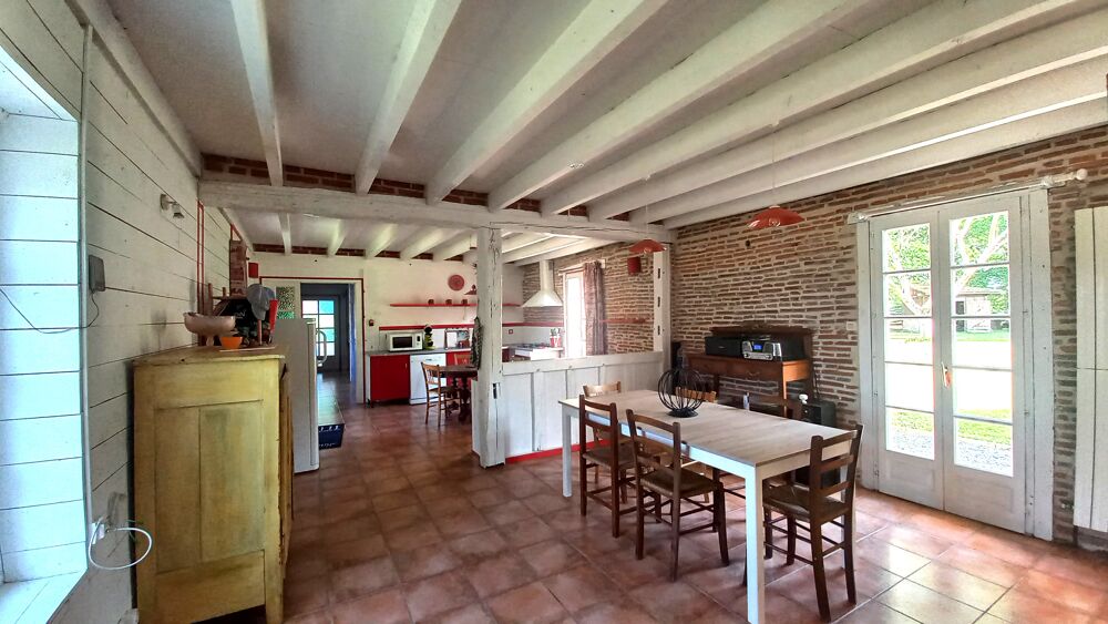 Propriété et studio indépendant, séjour, , 3 chambres, garage, carport, terrasse couvert