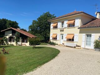  Propriété/château à vendre 11 pièces 360 m²