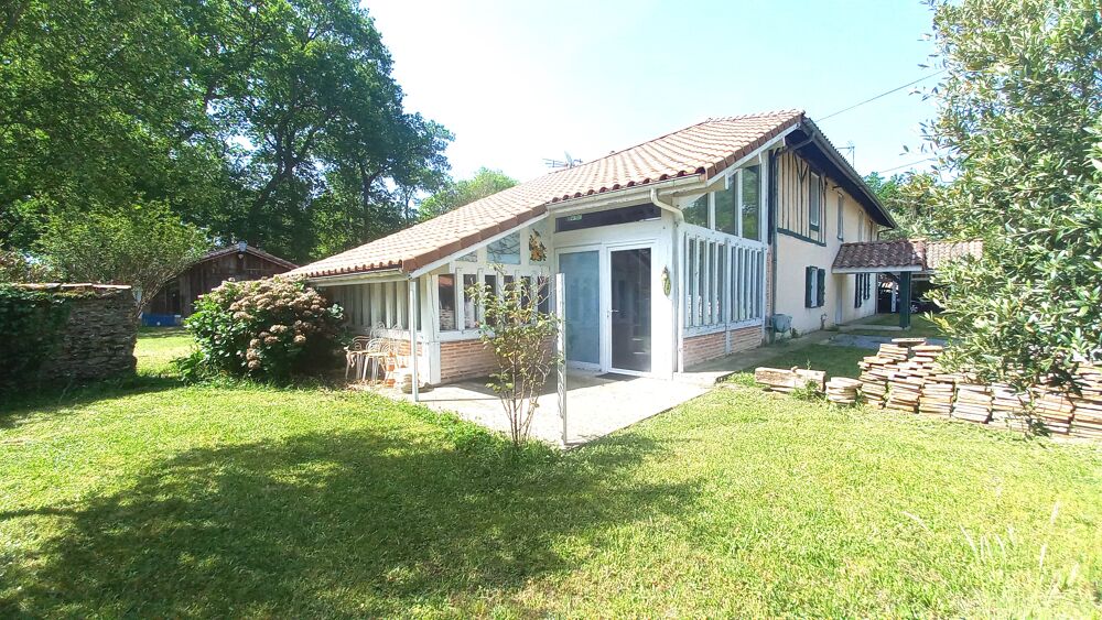 Propriété et studio indépendant, séjour, , 3 chambres, garage, carport, terrasse couvert