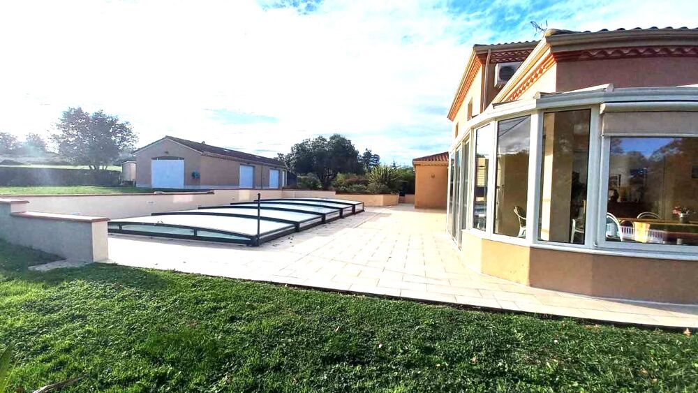 Villa, séjour, cuisine, 3 suites parentales, piscine, 2 garages, atelier, carport, abris bois..