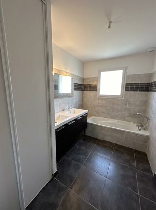  Maison à louer 5 pièces 126 m²