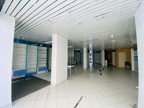   Vente / Local Commercial - 143 m² 
