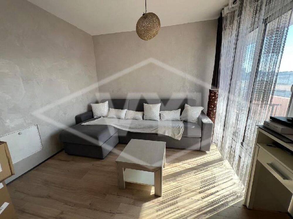 EN CENTRE-VILLENous vous proposons cet appartement de 88....