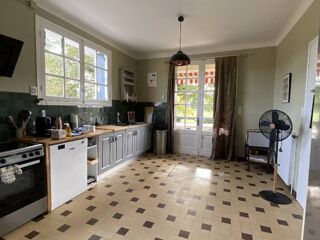  Maison  vendre 8 pices 350 m