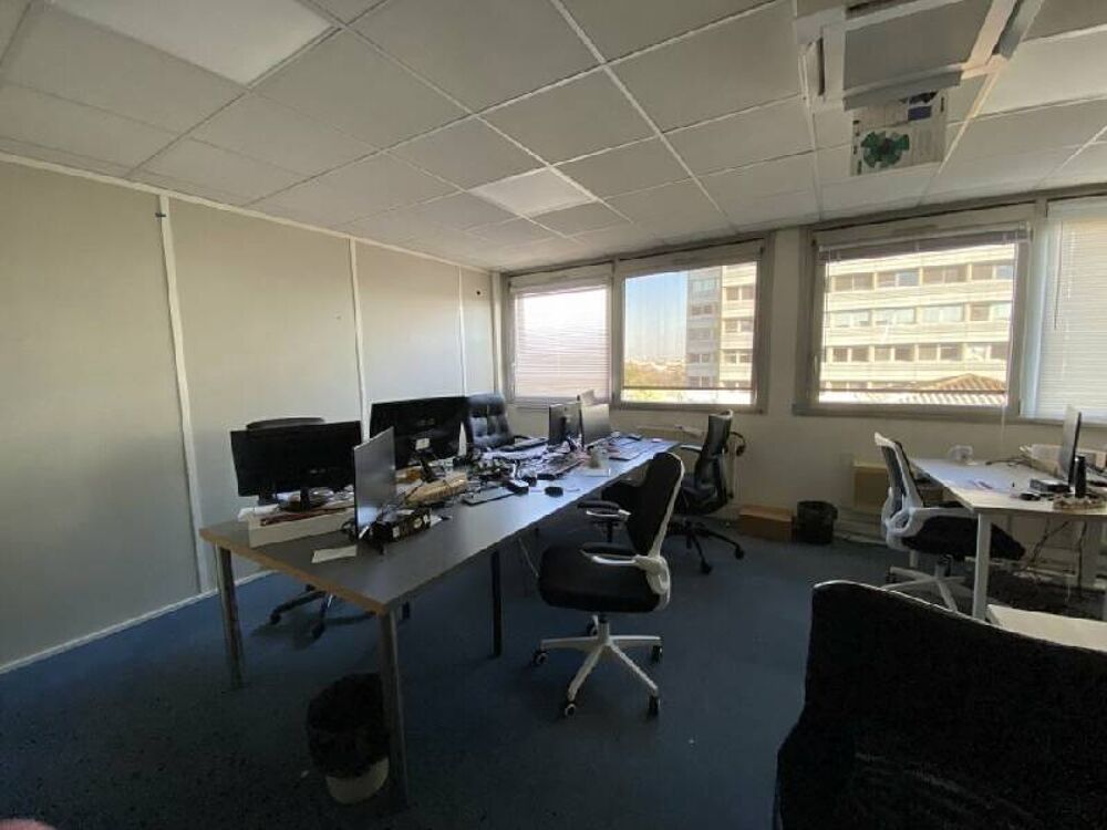   Location / Bureau - 110 m 