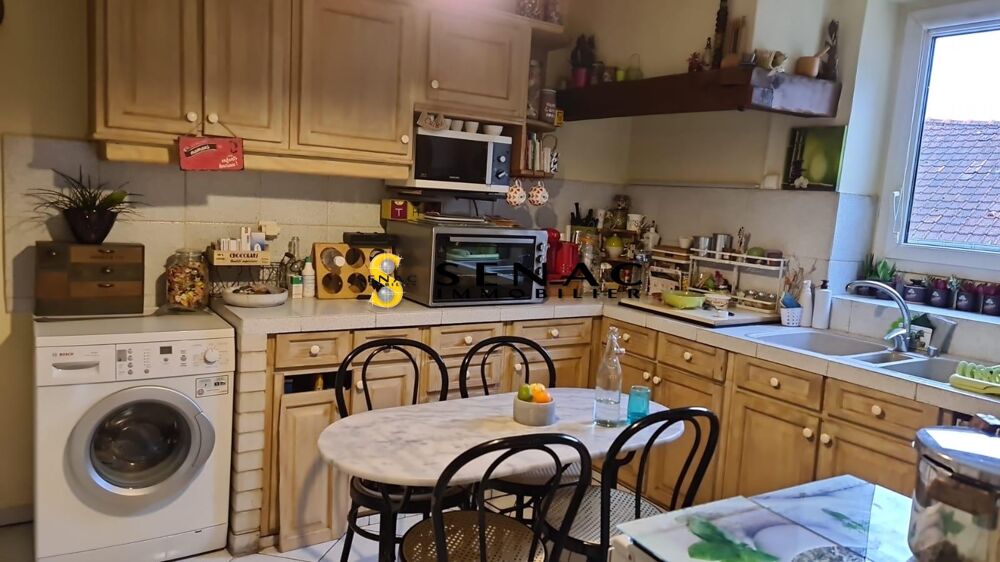SENAC IMMOBILIER vous propose: PLEIN COEUR DU VILLAGE DE....