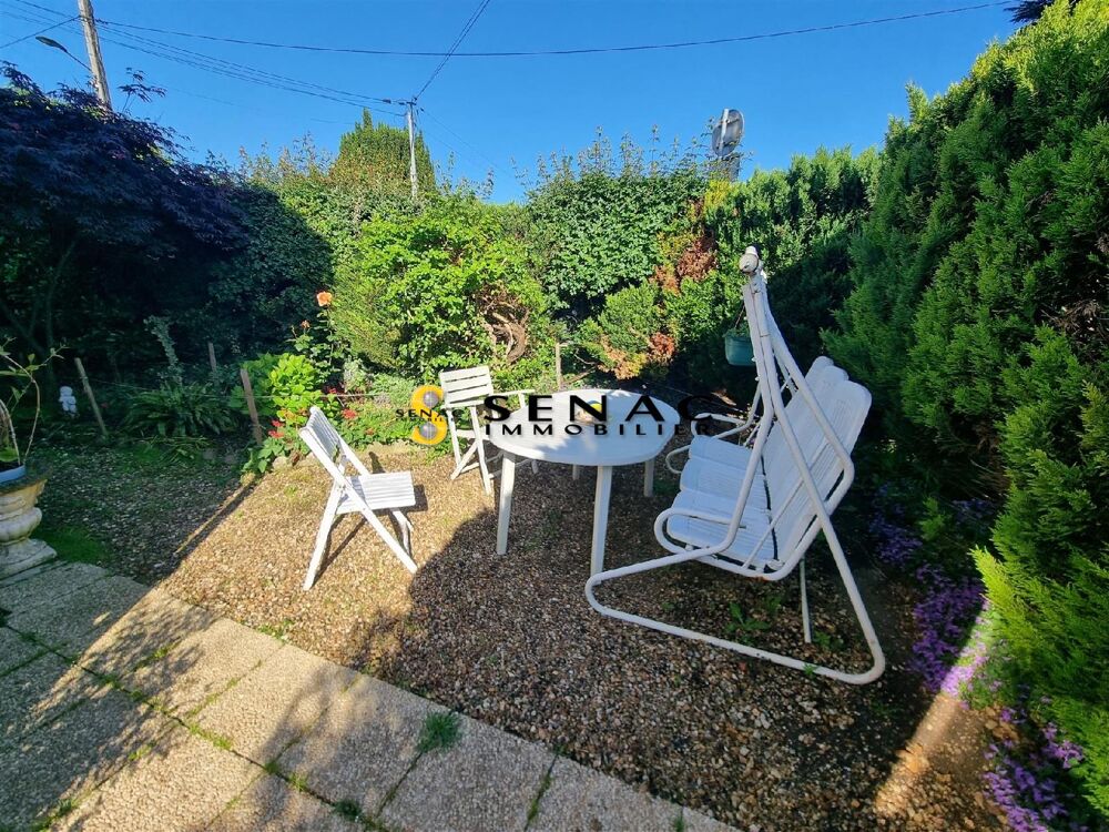 SENAC IMMOBILIER vous propose:Proche commodités et école....